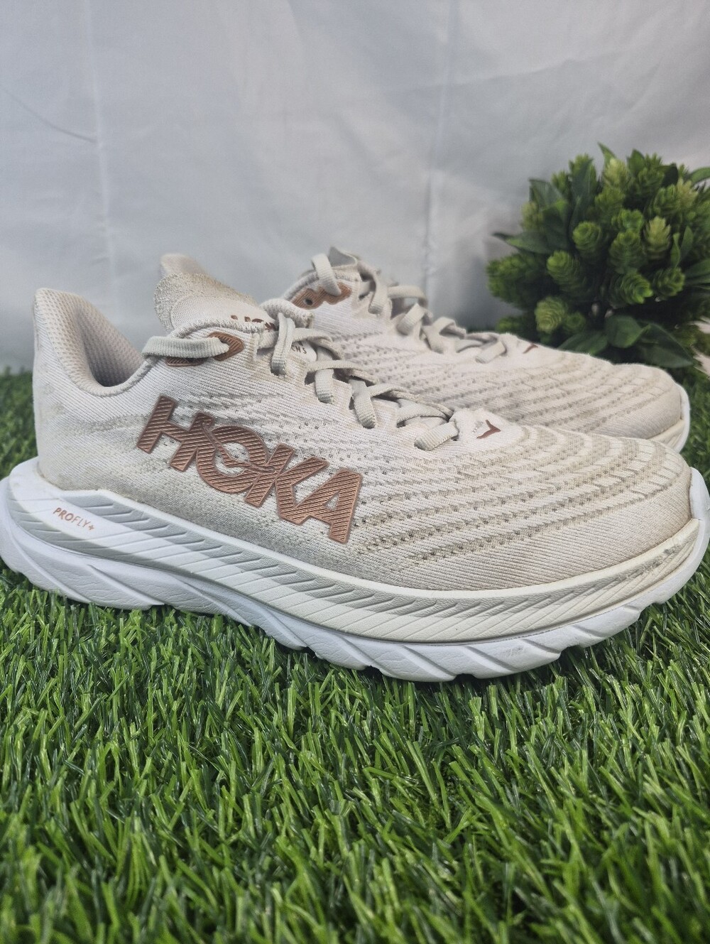 HOKA Mach 5 Women’s Size 7.5 B White Rose Gold Running Shoes 1127894 WCPR